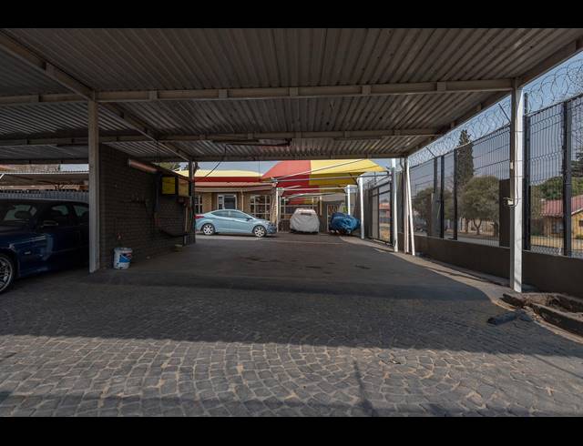 990M² RETAIL FOR SALE IN TURFFONTEIN